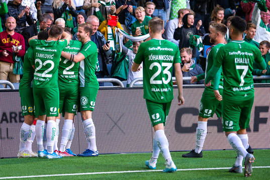 Hammarbys Vladimir Rodic jublar med lagkamrater