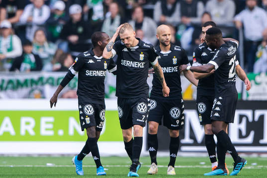 IFK Göteborgs spelare jublar