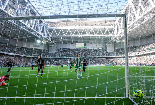 Hammarbys Vladimir Rodic (ej i bild) gör 1-0 bakom IFK