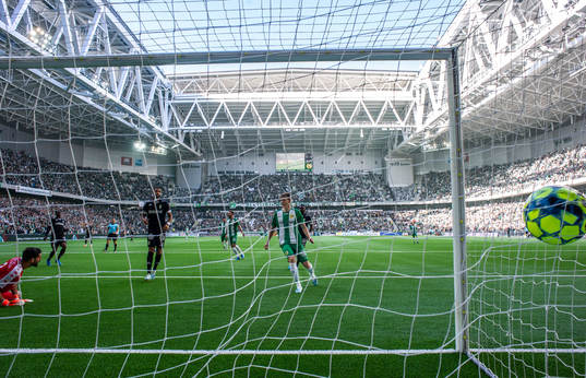 Hammarbys Vladimir Rodic (ej i bild) gör 1-0 bakom IFK