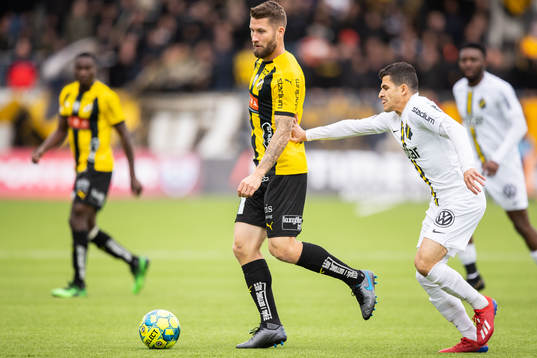 s Tarik Elyounoussi