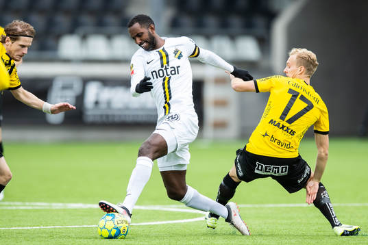 s Henok Goitom och Häckens Gustav Berggren