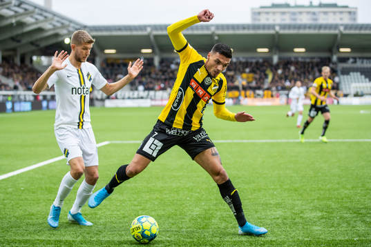 s Anton Salétros och Häckens Ahmed Yasin