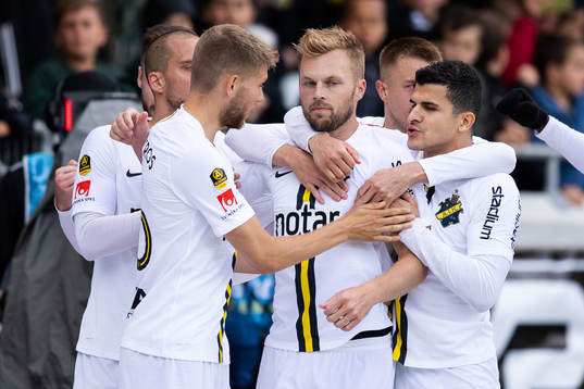 s Sebastian Larsson jublar