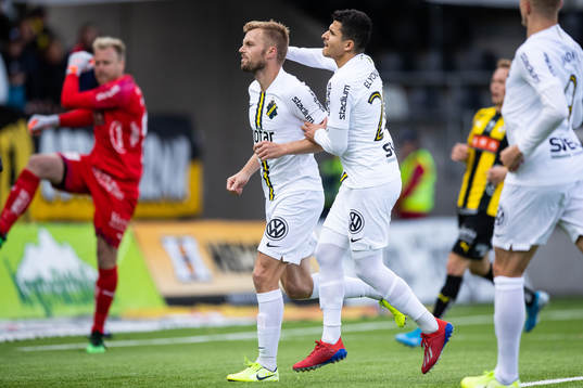 s Sebastian Larsson jublar