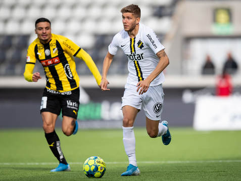 s Anton Salétros före Häckens Ahmed Yasin