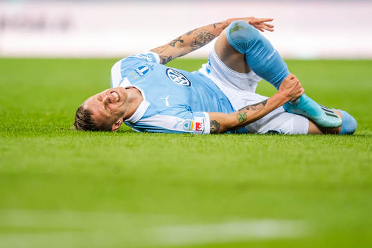 Malmö FFs Sören Rieks har ont