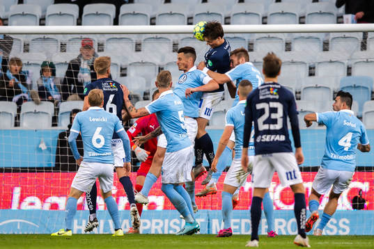 IFK Norrköpings Rasmus Lauritsen gör 1-1 som senare döms