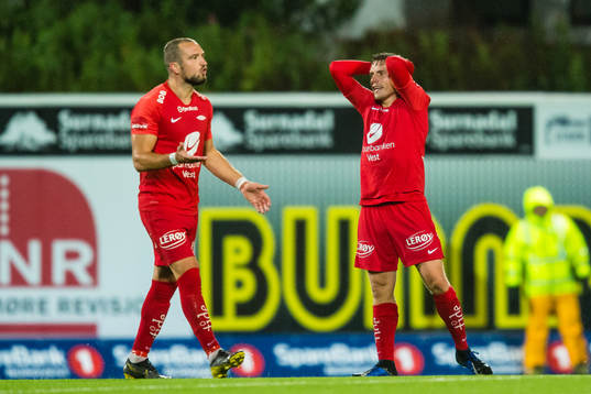 Veton Berisha and Ruben Yttergård Jenssen of Brann looks