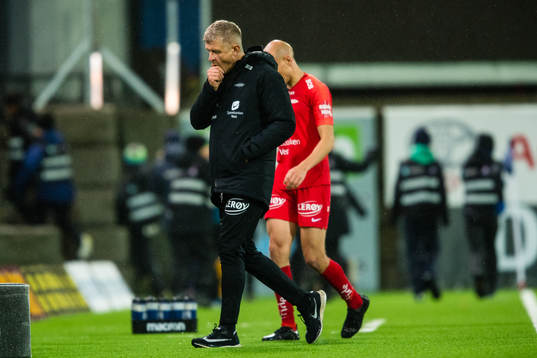 Lars Arne Nilsen, head coach of Brann,  looks dejected