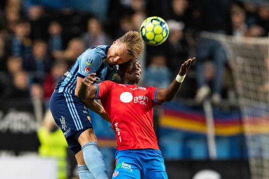 Djurgårdens Jacob Une Larsson och Helsingborgs Alhaji Gero