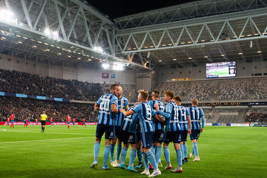 Djurgårdens Emir Kujovic jublar med lagkamrater