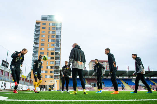 Elfsborgs spelare värmer upp
