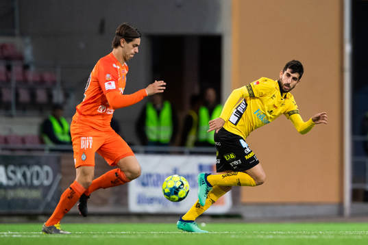 AFC Eskilstunas Adi Nalic och Elfsborgs Alejandro Fernandez