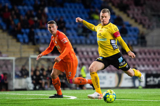 Elfsborgs Samuel Holmén skjuter