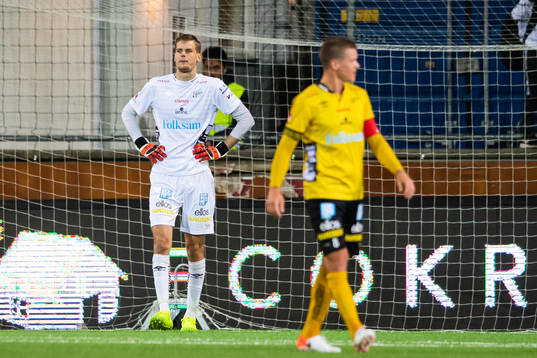 Elfsborgs målvakt Tim Rönning deppar