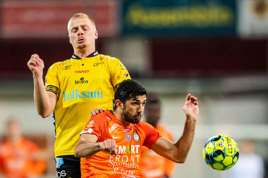 Elfsborgs Per Frick och AFC Eskilstunas Sandro Tsveiba