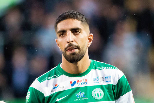 Västerås Sean Sabetkar innan fotbollsmatchen i Superettan