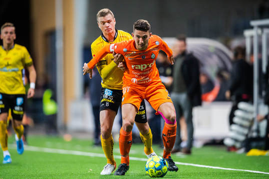 Elfsborgs Samuel Holmén och AFC Eskilstunas Adnan Kojic