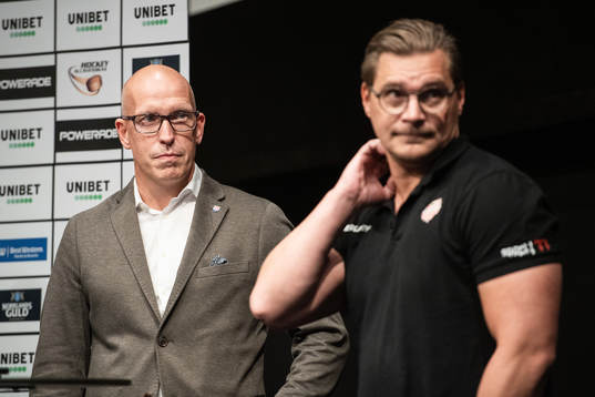 Fredrik Andersson, tränare Timrå, och Björn Hellkvist,