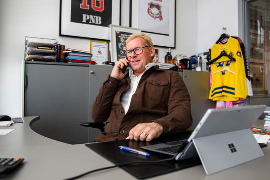 Malmö Redhawks VD och Sportchef Patrik Sylvegård pratar i
