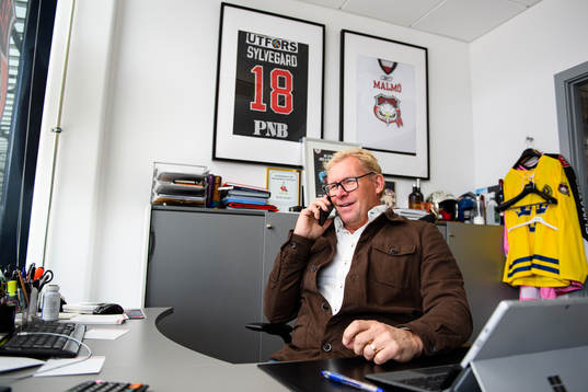 Malmö Redhawks VD och Sportchef Patrik Sylvegård pratar i