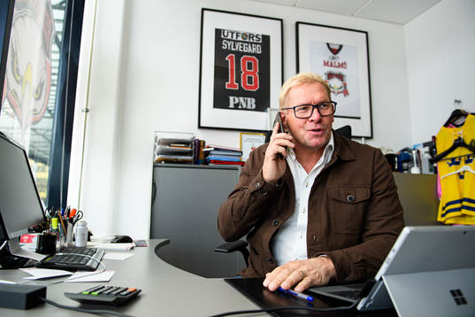 Malmö Redhawks VD och Sportchef Patrik Sylvegård pratar i