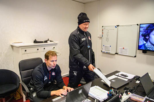 Assisterande tränare Martin Filander tränare Peter