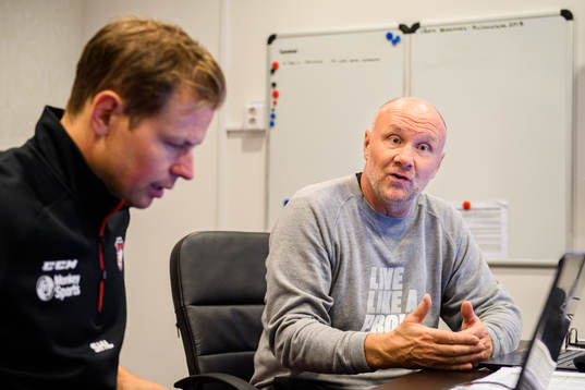 Assisterande tränare Martin Filander och tränare Peter