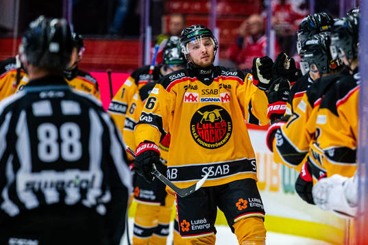 Luleås Robin Kovacs jublar