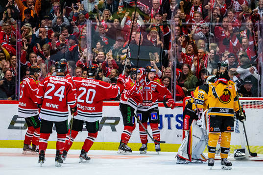 Örebros Glenn Gustafsson jublar