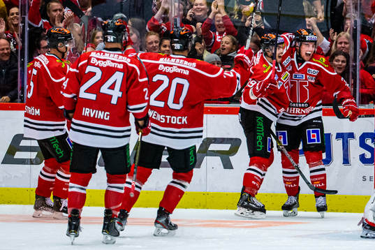 Örebros Glenn Gustafsson jublar