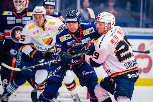 Växjös Matthew Bodie och Djurgårdens Sebastian Strandberg