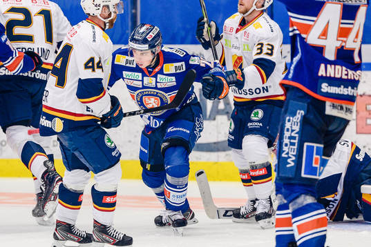 Växjös Filip Cederqvist jublar