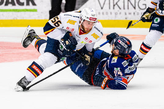 Djurgårdens Robin Norell och Växjös Brendan Shinnimin