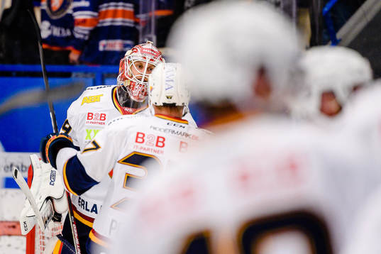 Djurgårdens målvakt Niklas Svedberg jublar