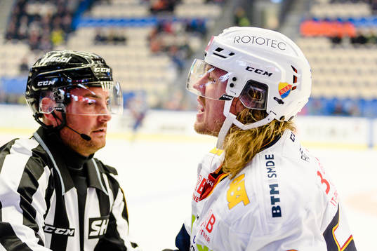 Djurgårdens Manuel Ågren visar känslor