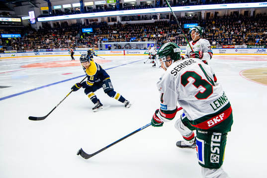 s Simon Önerud