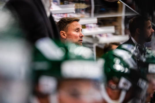 Frölundas tränare Roger Rönnberg  deppar