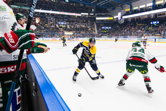 s Johan Johnsson och Frölundas Theodor Lennström