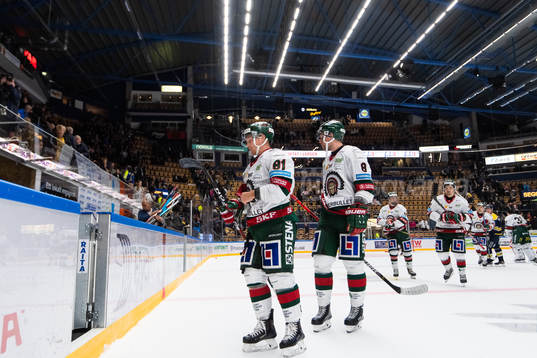 Frölundas Ryan Lasch och Viktor Ekbom deppar
