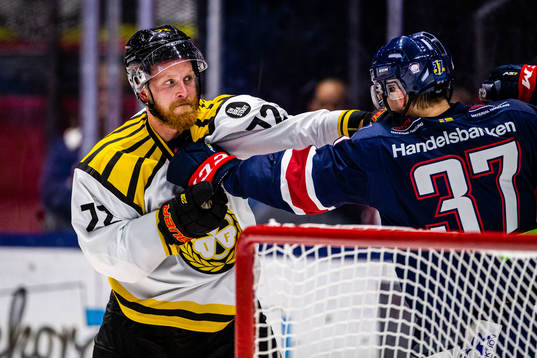 Brynäs Joachim Rodin och Linköpings Adam Ginning
