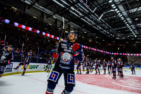 Linköpings Hampus Larsson jublar