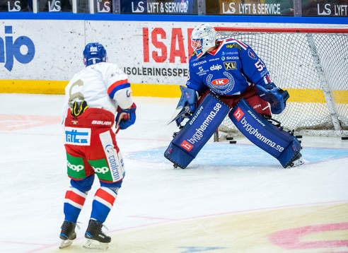 Oskarshamns målvakt Fredrik Pettersson-Wentzel samt Jesper