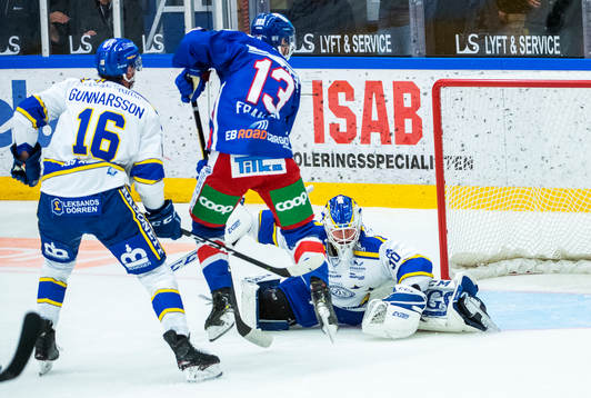 Oskarshamns Gustaf Franzén och Leksands målvakt Janne