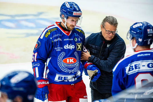 Oskarshamns Emil Wahlberg har ont
