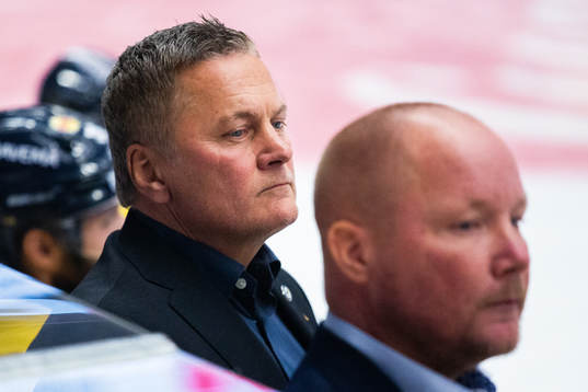 s tränare Stephan Lundh deppar