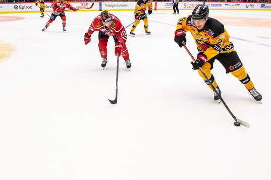 Örebros Shane Harper och Luleås Erik Gustafsson