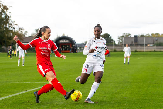 Bläddra bland fler bilder av Fotboll, Dam, Svenska Cupen, Dösjöbro - Rosengård