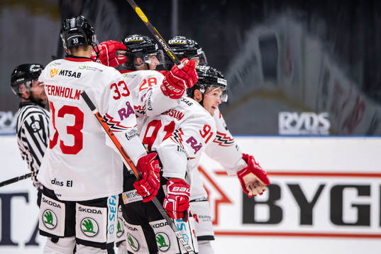 Vita Hästens Marcus Eriksson jublar med lagkamrater